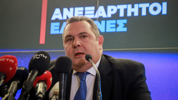 Ο Πάνος έμεινε με τον Κατσίκη, την Κόλλια και τον... μισό Ζουράρι