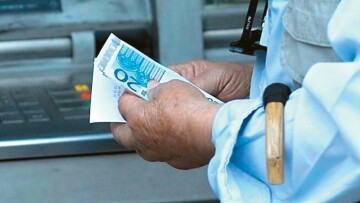 e-ΕΦΚΑ: Καταβάλλονται την Τετάρτη η εφάπαξ οικονομική ενίσχυση συνταξιούχων και το επίδομα κοινωνικής αλληλεγγύης