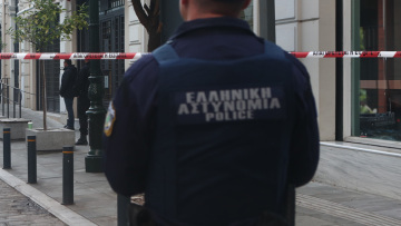 Η κατάθεση της συζύγου του αστυνομικού της Βουλής: «Με ανάγκαζε να ασελγώ στα παιδιά μου, ντρέπομαι άπειρα»