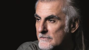 Φίλιππος Πλιάτσικας: Γιορτάζει τα 30 χρόνια του στη μουσική με Μποφίλιου, Ζουγανέλη, Δεληβοριά και Πασχαλίδη