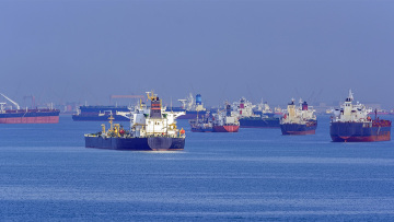 Ο Πούτιν αποφάσισε ότι τα ξένα πλοία που θα ελλιμενίζονται σε ρωσικά λιμάνια θα χρειάζονται άδεια 