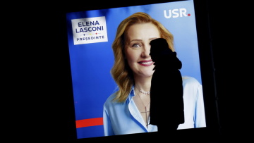 Ρουμανία: Ο β' γύρος των προεδρικών εκλογών εξελίσσεται σε δημοψήφισμα για το μέλλον της χώρας