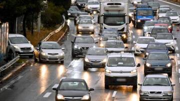 ΑΑΔΕ: Διπλά τέλη κυκλοφορίας και «φόροι κατ’ εκτίμησιν» από το… 2019