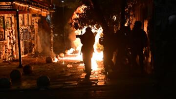 Ποινική δίωξη στους 10 συλληφθέντες για τα επεισόδια στα Εξάρχεια