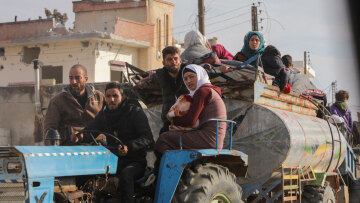Συρία: Οι κάτοικοι της Χομς τρέπονται σε μαζική φυγή μετά την κατάληψη της πόλης Χάμα από τζιχαντιστές
