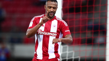 Ολυμπιακός - Βόλος 3-0: «Περίπατος» στη βροχή και παραμονή στην κορυφή - Δείτε τα γκολ 