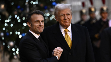 O Μακρόν ευχαρίστησε τον Τραμπ για τη φιλοξενία: Έχουμε δείξει ότι η σχέση μας είναι αμοιβαίας εμπιστοσύνης