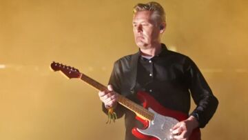 Άντζελο Μπρουσκίνι: Ο εξοπλισμός του κιθαρίστα των Massive Attack πωλήθηκε σε δημοπρασία έναντι 20.000 αγγλικών λιρών