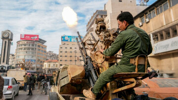 Σκληρές μάχες μεταξύ ανταρτών στη Συρία - Εγκλωβισμένοι 30 μέτρα κάτω από τη γη οι κρατούμενοι στις φυλακές του Άσαντ