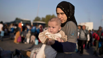Eυρωπαίος επίτροπος: Για την ΕΕ δεν είναι εφικτή η απέλαση πολιτών της Συρίας σε αυτό το στάδιο