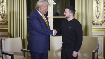 Ένας στους δύο Ουκρανούς εμπιστεύεται τον Τραμπ - Κατακόρυφη πτώση για Μπάιντεν και Σολτς