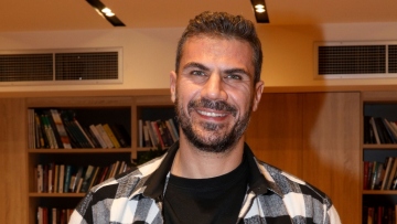 Άκης Πετρετζίκης: Η φωτογραφία του σεφ αγκαλιά με τη 2 ετών κόρη του 