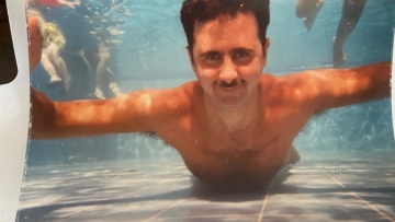 Μπασάρ αλ Άσαντ: Άγνωστες στιγμές από τη ζωή του - Οι αντάρτες εισέβαλαν στο σπίτι του στη Δαμασκό και διέρρευσαν φωτογραφίες