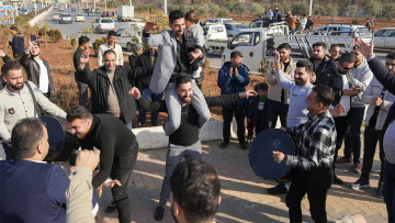 Η Κομισιόν ανακοίνωσε την αποστολή ειδών πρώτης ανάγκης στη Συρία μέσω της τουρκικής «αερογέφυρας»