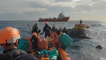 Το πλοίο Ocean Viking διέσωσε 34 μετανάστες στη Μεσόγειο 