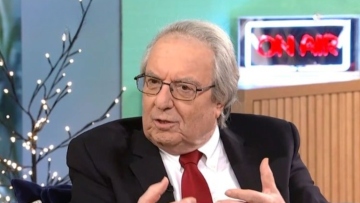 Γιώργος Μπαμπινιώτης για τεχνητή νοημοσύνη: Μπορεί να μειώσει τη σχέση μας με τη γλώσσα και με τη σκέψη μας, αν φτάσουμε εκεί θα μεταβληθούμε σε δυστυχισμένα όντα