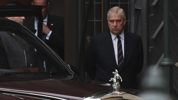 Υπόθεση Επστάιν: Οι βρετανικές αρχές εκτιμούν ότι η έρευνα για Άντριου και Μάντελσον θα ολοκληρωθεί σε έναν χρόνο