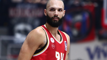 Ξετρελαμένος με τη φέτα ο Φουρνιέ: Όποιος δεν έχει φάει στην Ελλάδα, δεν έχει φάει ποτέ 