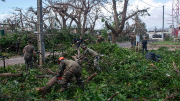 Φόβοι για χιλιάδες νεκρούς στο αρχιπέλαγος Μαγιότ μετά τον κυκλώνα - «Είναι σαν να έπεσε ατομική βόμβα», λέει κάτοικος