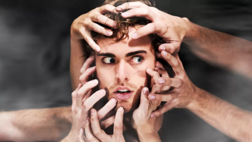 Μία ψυχολόγος αποκαλύπτει 5 πρώιμα σημάδια σχιζοφρένειας