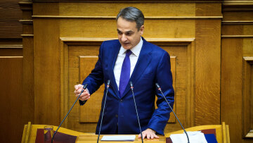 Κυριάκος Μητσοτάκης:  Η «ρελάνς» με τις τράπεζες και οι «λαϊκές» παρεμβάσεις για κρίσιμα ακροατήρια