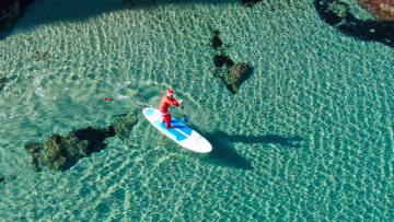Χριστούγεννα στις Κυκλάδες -Η εμπειρία των γιορτών με το χρώμα του Αιγαίου