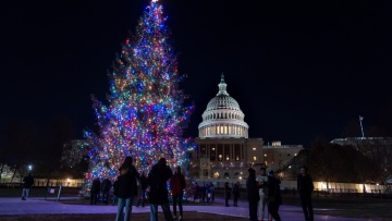 Η Βουλή των ΗΠΑ εγκρίνει νομοσχέδιο για τη χρηματοδότηση της κυβέρνησης αποτρέποντας το shutdown στο... παρά έξι 