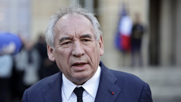 Αυτή είναι η νέα κυβέρνηση της Γαλλίας - Δύο πρώην πρωθυπουργοί στο υπουργικό του Μπαϊρού