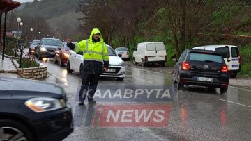 Καλάβρυτα: Άνοιξε ο δρόμος προς το xιονοδρομικό - Ομαλή η κίνηση στους δρόμους