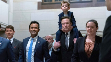 Έλον Μασκ: «Ναι» σε αλλοδαπούς εργάτες για hi tech εταιρείες, αντιδρούν σκληροπυρηνικοί του Τραμπ