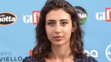 Ιταλία: Αφέθηκε ελεύθερη η Ιταλίδα δημοσιογράφος Τσετσίλια Σάλα που είχε συλληφθεί στο Ιράν