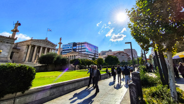 Καιρός: Με ανοιξιάτικες θερμοκρασίες κάνει ποδαρικό ο Φεβρουάριος - Πότε έρχεται ψυχρή εισβολή