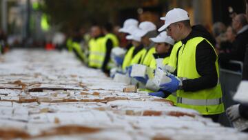 Στο Περιστέρι και φέτος η μεγαλύτερη βασιλόπιτα της Ελλάδας, δείτε βίντεο με τις προεργασίες