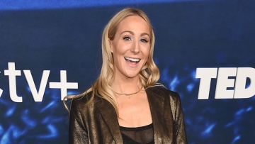 Νίκι Γκλέιζερ: Ανέβαλε πλαστική επέμβαση, για να παρουσιάσει τις Χρυσές Σφαίρες