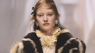 Δώδεκα ιδέες για τα χτενίσματα κάθε πρωτοχρονιάτικου ρεβεγιόν και πάρτι
