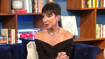 Η διερμηνέας νοηματικής της ΕΡΤ που έγινε viral στην αλλαγή του χρόνου αποκάλυψε τι την δυσκόλεψε