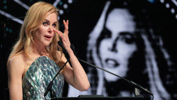 Ξέσπασε σε κλάματα η Νικόλ Κίντμαν για τη μητέρα της: «Τη νιώθω εδώ, με έμαθε να αντέχω»