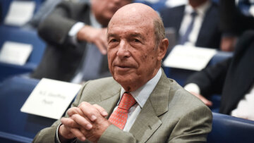 Ο πολιτικός κόσμος αποχαιρετά τον Κώστα Σημίτη: «Στο κάδρο των μεγάλων Ελλήνων»