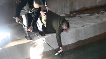 «Χάθηκε» ο Σταυρός στη Δεξαμενή Αθηνών - Δείτε πώς τον βρήκαν