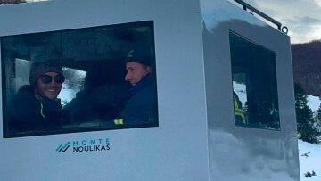 Χαμογελαστός ο 23χρονος σκιέρ επέστρεψε στους δικούς του: Βρέθηκε 8 χλμ. μακριά από το χιονοδρομικό - Είναι κομάντο, λέει ο αδερφός του