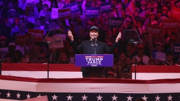 Ο Έλον Μασκ «χτυπάει» ανελέητα την Ευρώπη και κανείς δεν του βάζει φρένο - Ο κομβικός ρόλος του Τραμπ