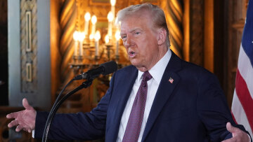 Φωτιές στο Λος Άντζελες: «Ανίκανοι πολιτικοί, δεν ξέρουν πώς να τις σβήσουν», λέει ο Τραμπ