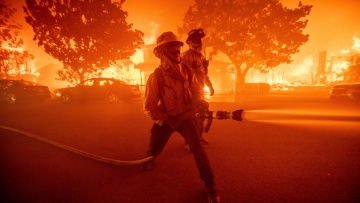 ΗΠΑ: Ξηρασία, ζέστη και πολύ ισχυροί άνεμοι συνθέτουν μέρος του «κοκτέηλ» που κατακαίει το Λος Άντζελες