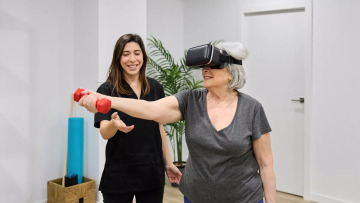 Εγκεφαλικό επεισόδιο: Καθρέφτες και εικονική πραγματικότητα «ξυπνούν» τα παράλυτα άκρα