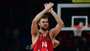Βεζένκοφ: Απίθανος Σάσα με 45 πόντους, τέσσερα ρεκόρ καριέρας στο ματς της ζωής του - Δείτε βίντεο