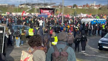 Χιλιάδες διαδηλωτές εμποδίζουν την έναρξη του συνεδρίου του AfD στη Σαξονία