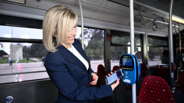 Σε ψηφιακή εποχή οι Συγκοινωνίες της Αθήνας - «Πρεμιέρα» για τις ανέπαφες πληρωμές σε Μετρό, Τραμ, Λεωφορεία και Τρόλεϊ