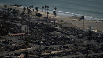 Στους 11 αυξήθηκαν οι νεκροί από τις πυρκαγιές στο Λος Άντζελες - Έρευνα για τις ελλείψεις νερού ζήτησε ο κυβερνήτης της Καλιφόρνιας