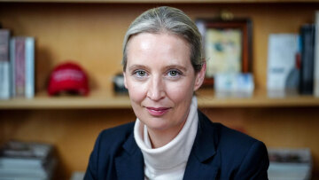 Αλίς Βάιντελ, η «σιδηρά κυρία» της γερμανικής Ακροδεξιάς