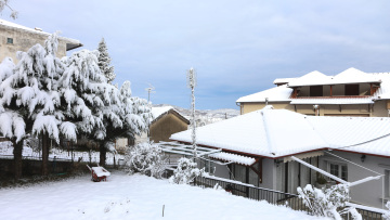 Επικαιροποιήθηκε το έκτακτο δελτίο επιδείνωσης του καιρού - Χιόνια, καταιγίδες και βροχές αύριο